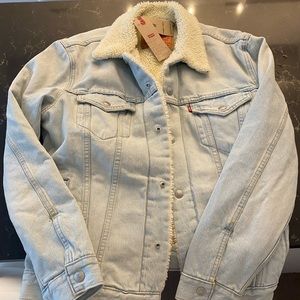 Mens levi’s Sherpa trucker jacket